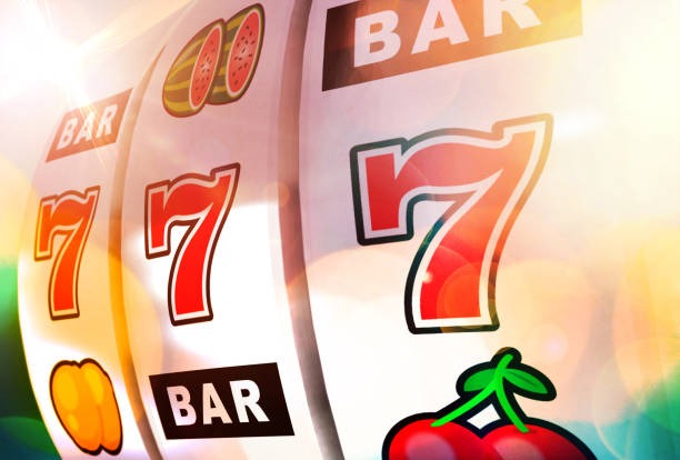 Bikini Paradise slot game interface showing five reels, tropical symbols, and paytable